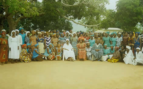 Mbumwae Suba with Ghanian community